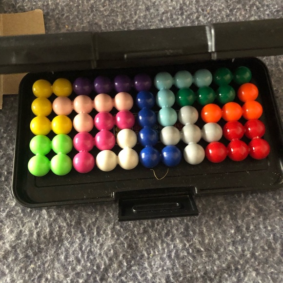 Educational Insights Kanoodle Brain-Teasing Puzzle - Picture 2 of 3